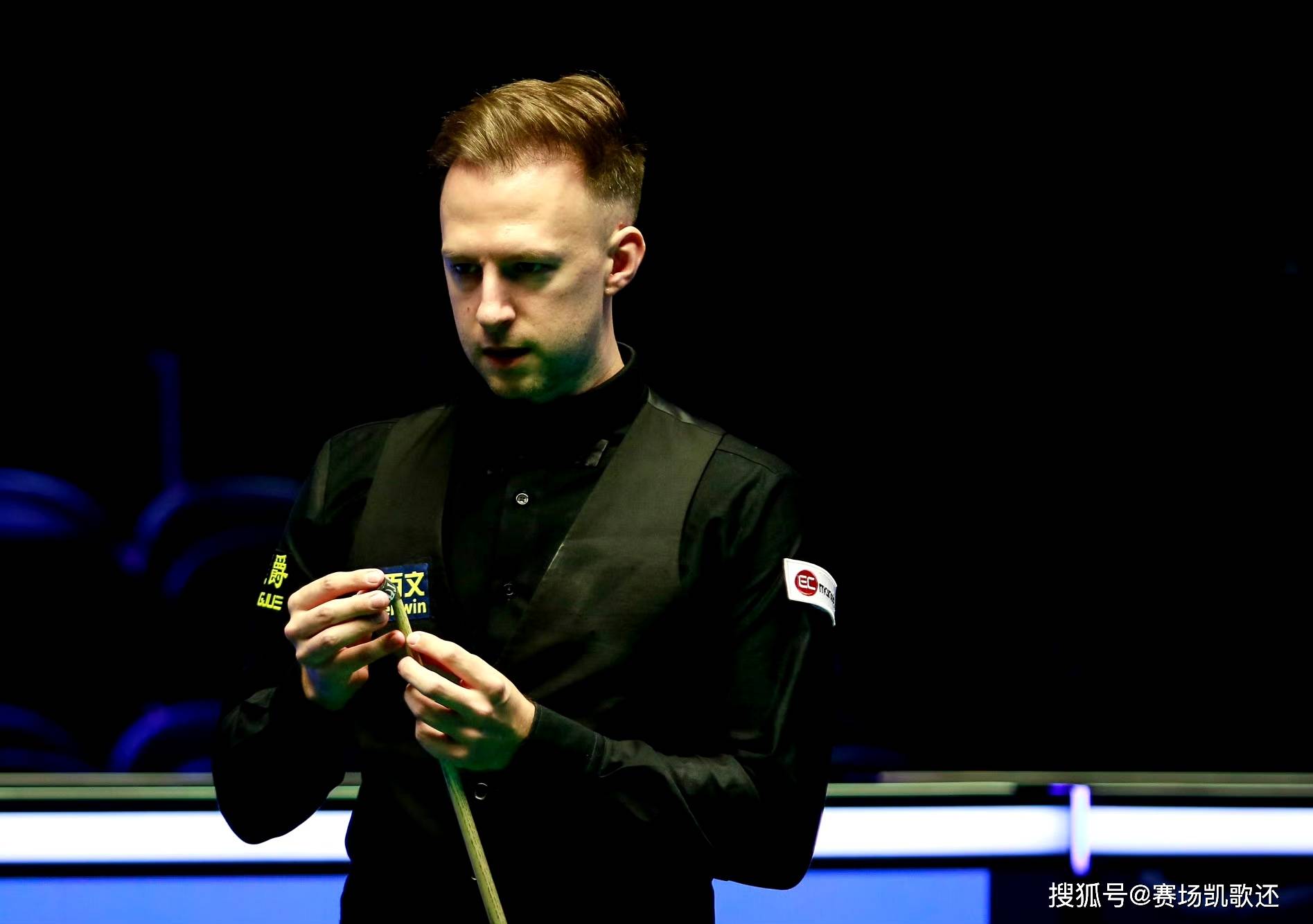 赫罗纳则在 赫罗纳则在