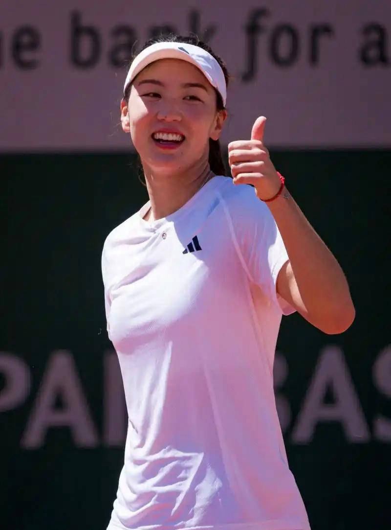 背靠背表现 背靠背表现